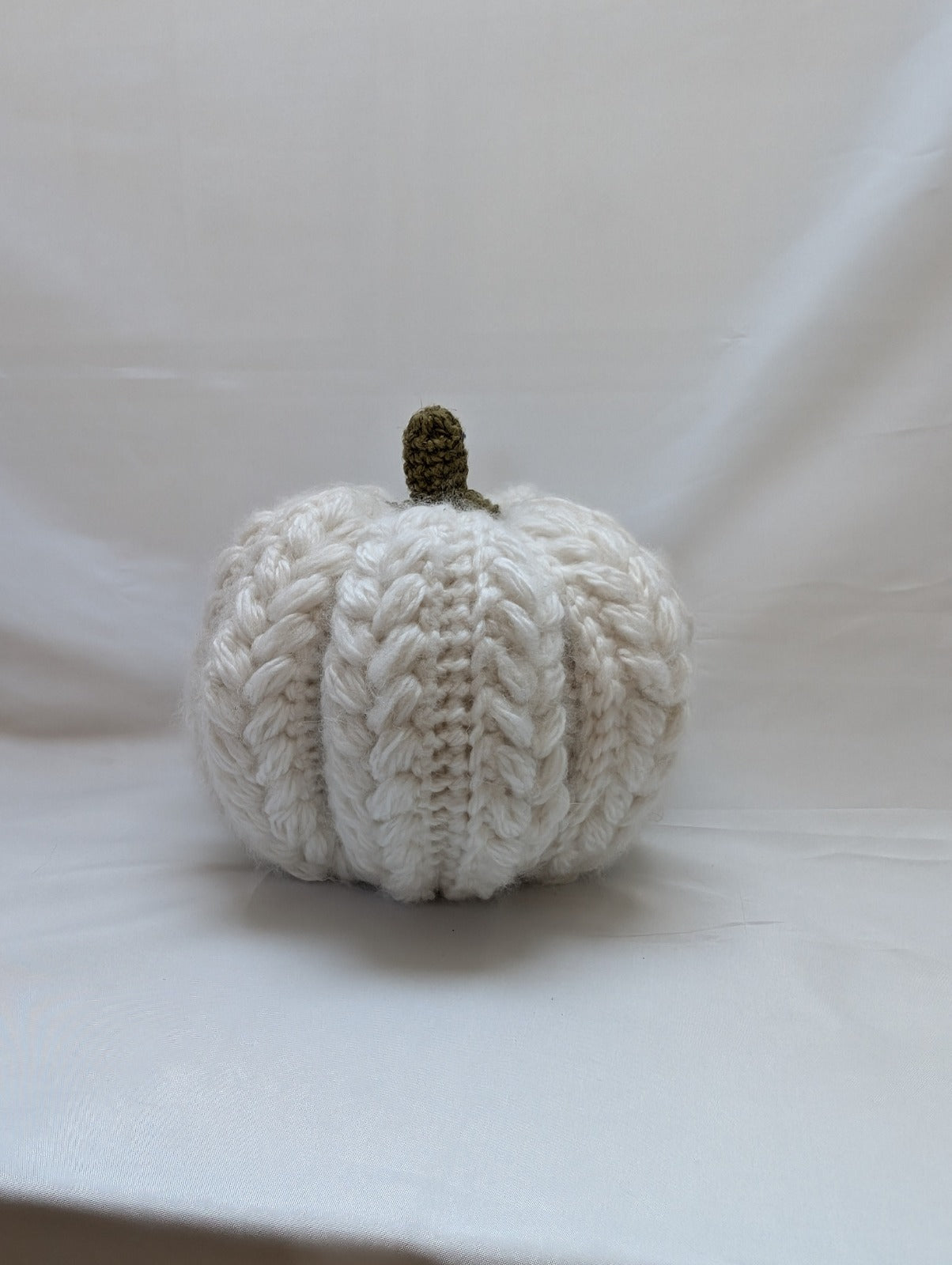 Citrouille décorative au crochet blanche – Ø 25 cm – Fait main