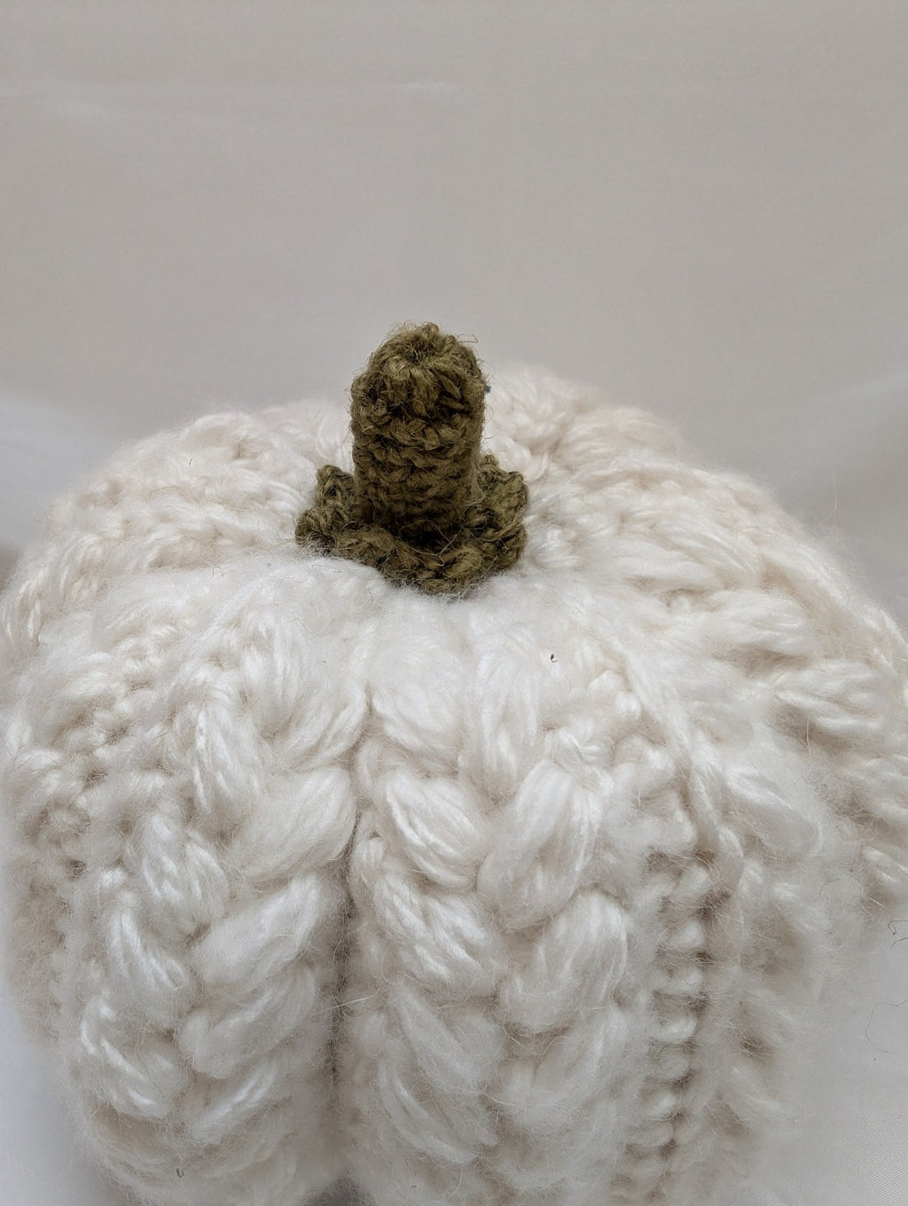 Citrouille décorative au crochet blanche – Ø 25 cm – Fait main