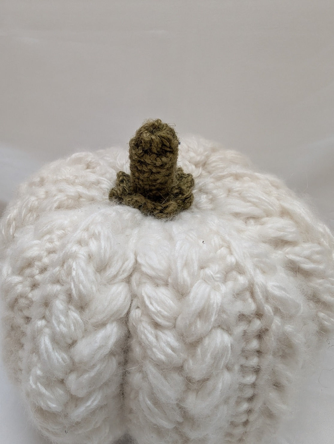 Citrouille décorative au crochet blanche – Ø 25 cm – Fait main